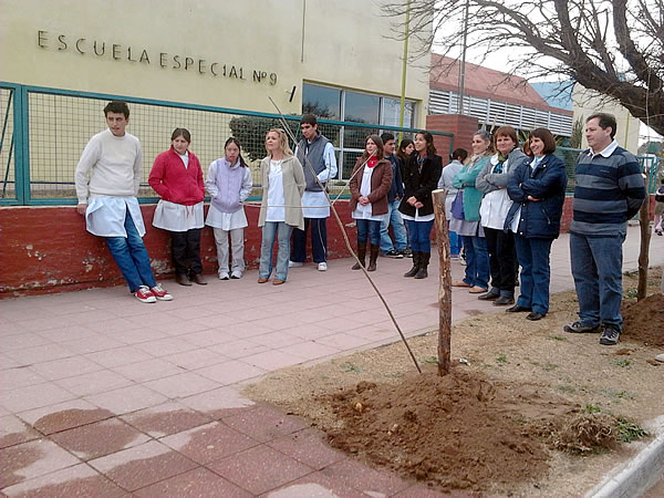 FOTO: Acto de Medio Ambiente por el Día del Árbol