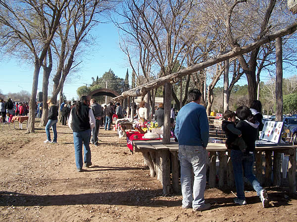 FOTO: Artesanos y música en el Paseo de Arte Pocho Riela