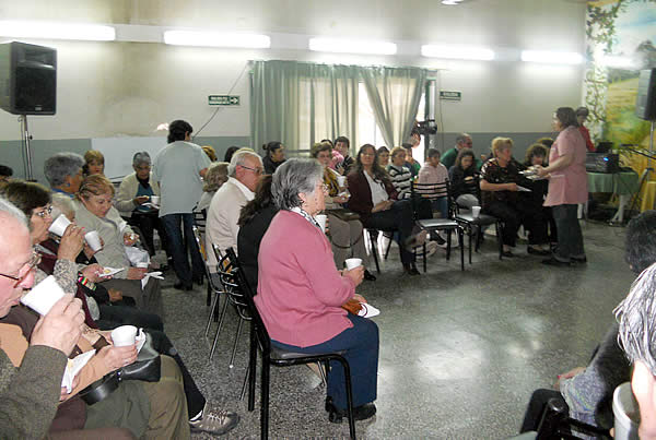 Celebran el Día de los Abuelos en el Hogar de Ancianos