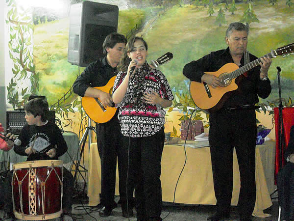 Celebran el Día de los Abuelos en el Hogar de Ancianos