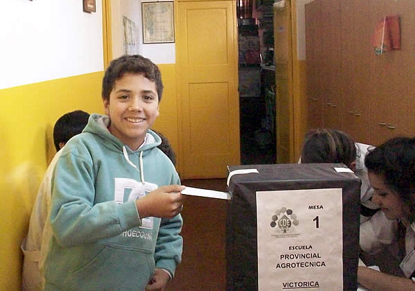 Alumnos victoriquenses eligieron a los 8 Concejales Estudiantiles de Victorica