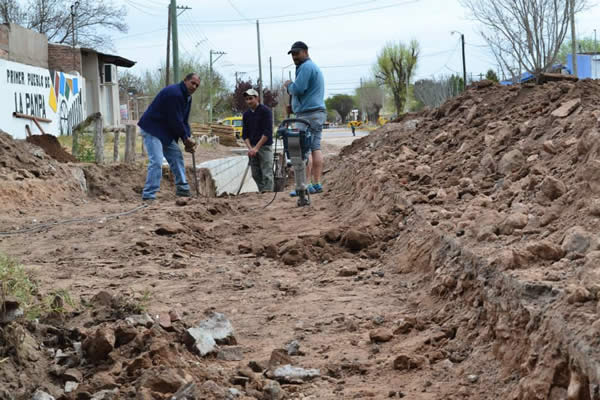 desagüe y asfalto de la calle N°13