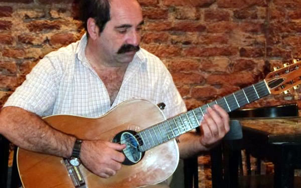 Taller de Canciones a cargo de Adrián Abonizio