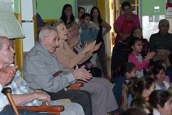 Visita al Hogar de Ancianos