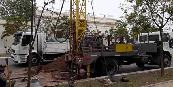 Perforación en plazas para riego