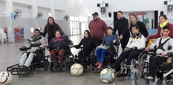 Entrenamiento de Power chair y Básquet sobre silla de ruedas 